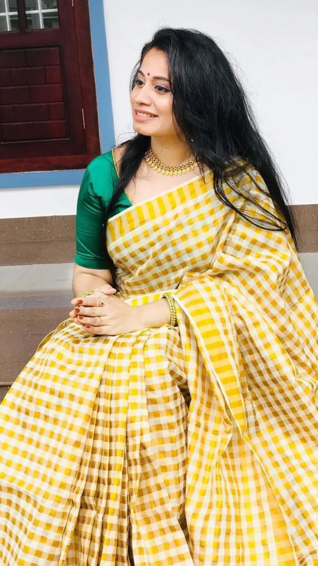 Buy Indie Picks Women Off-White Kerala Kasavu Checked Soft Cotton Saree |  AJIO | Indian bridal, Off white saree, Kasavu saree